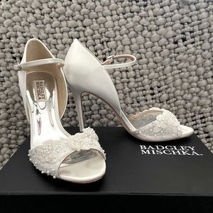 Badgley Mischka Carter Peep Toe D’Orsay